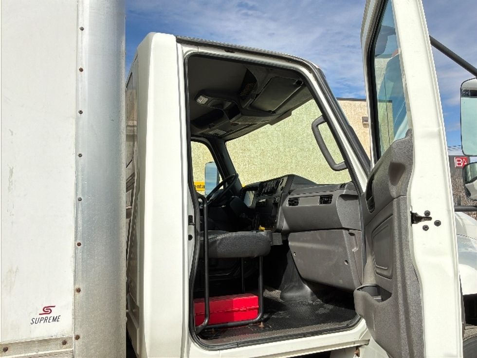 Medium Duty Box Truck-Light and Medium Duty Trucks-International-2020-MV607-Sioux Falls-SD-440,398\n\t\tmiles-$ 21,750 - Image 17
