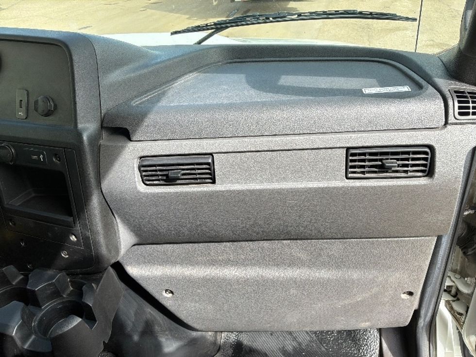 Medium Duty Box Truck-Light and Medium Duty Trucks-International-2020-MV607-Sioux Falls-SD-440,398\n\t\tmiles-$ 21,750 - Image 18