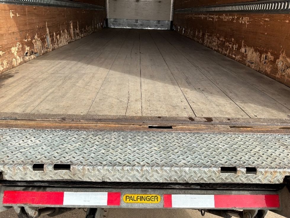 Medium Duty Box Truck-Light and Medium Duty Trucks-International-2020-MV607-Sioux Falls-SD-440,398\n\t\tmiles-$ 21,750 - Image 9