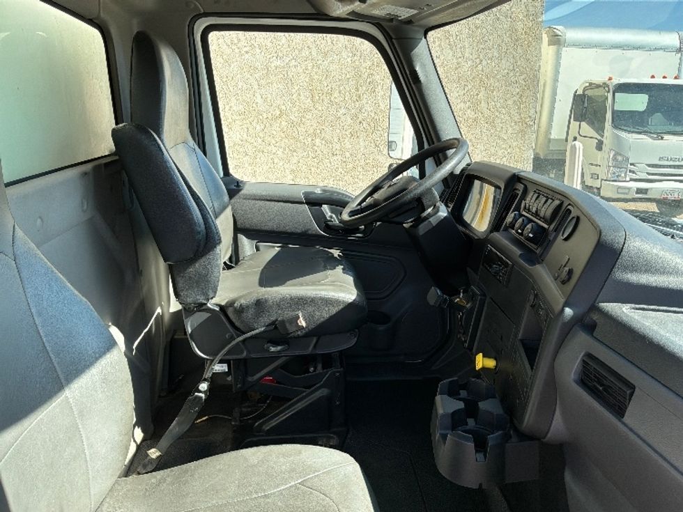 Medium Duty Box Truck-Light and Medium Duty Trucks-International-2020-MV607-Sioux Falls-SD-452,004\n\t\tmiles-$ 21,750 - Image 22