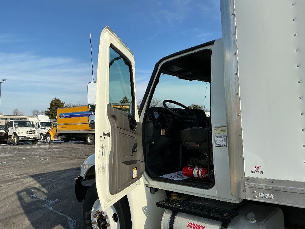 Medium Duty Box Truck-Light and Medium Duty Trucks-International-2020-MV607-South Bend-IN-33,985\n\t\tmiles-$ 52,500 - Image 16