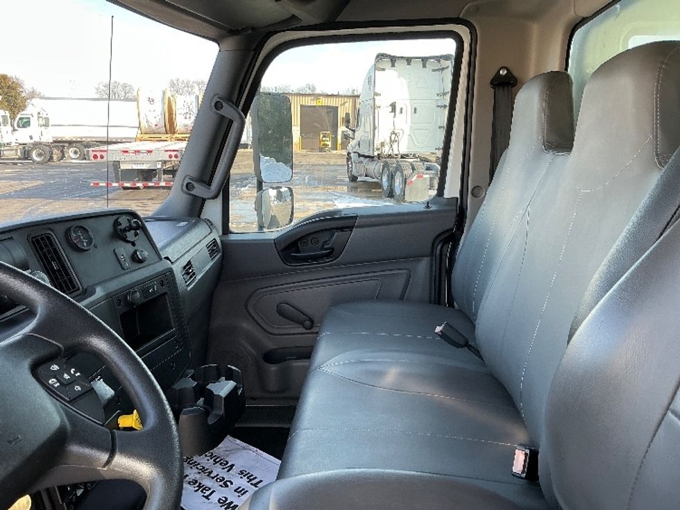 Medium Duty Box Truck-Light and Medium Duty Trucks-International-2020-MV607-South Bend-IN-33,985\n\t\tmiles-$ 52,500 - Image 19