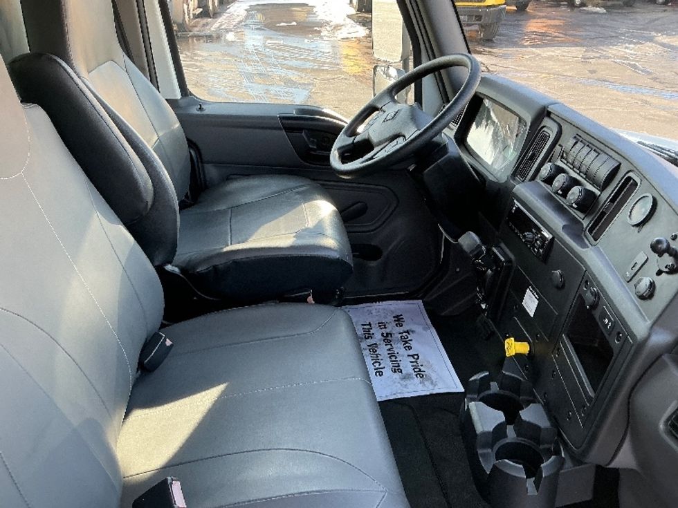 Medium Duty Box Truck-Light and Medium Duty Trucks-International-2020-MV607-South Bend-IN-33,985\n\t\tmiles-$ 52,500 - Image 22