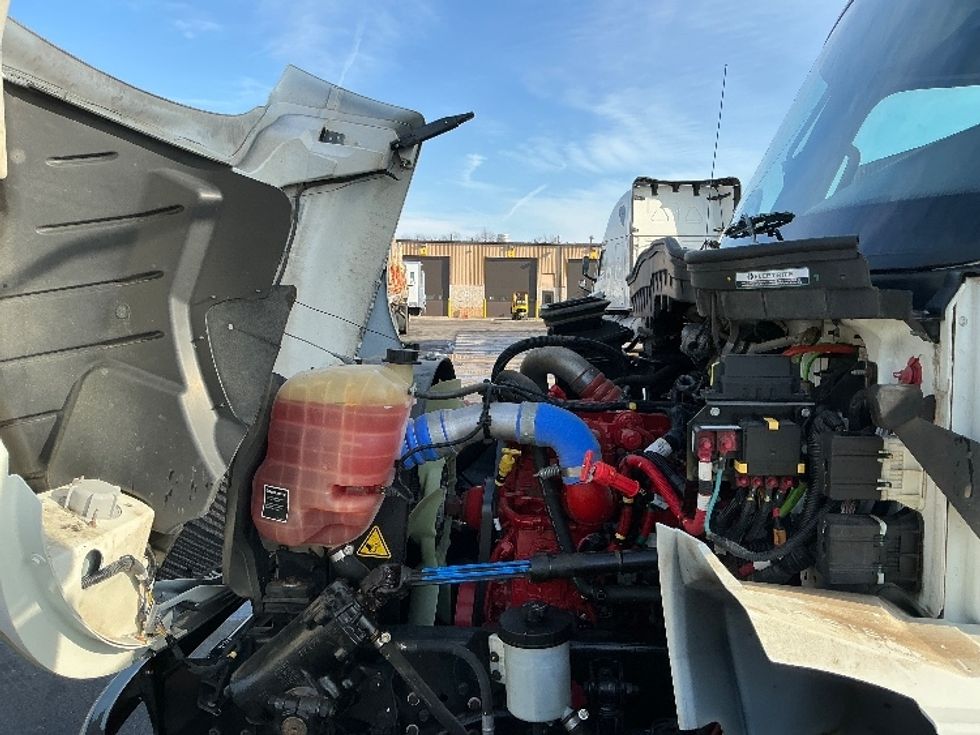 Medium Duty Box Truck-Light and Medium Duty Trucks-International-2020-MV607-South Bend-IN-33,985\n\t\tmiles-$ 52,500 - Image 24