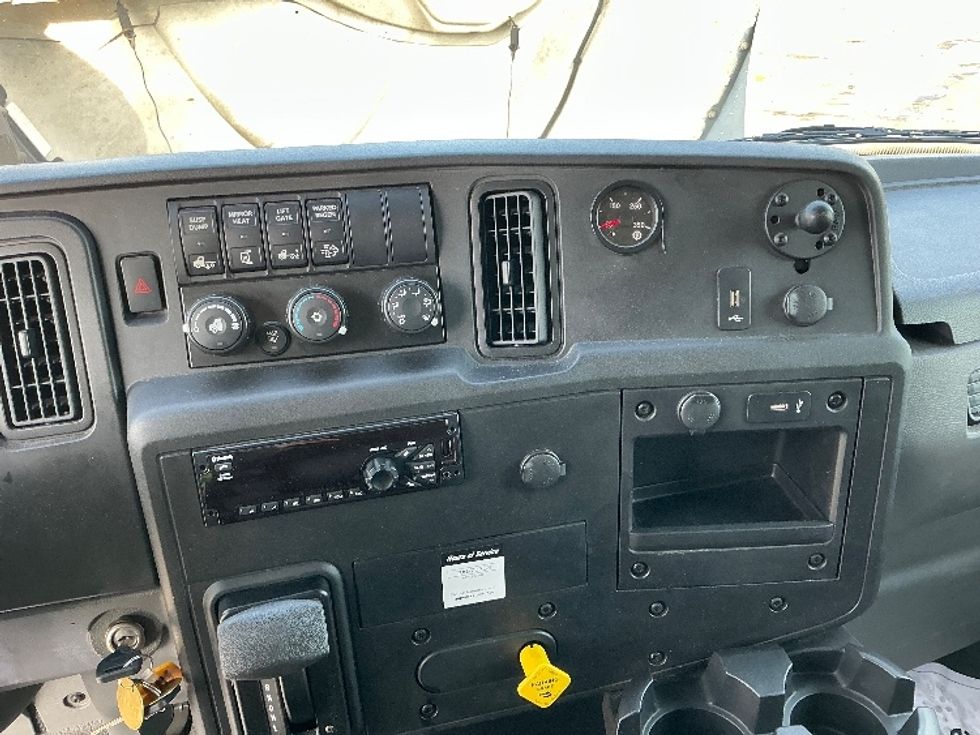 Medium Duty Box Truck-Light and Medium Duty Trucks-International-2020-MV607-South Bend-IN-33,985\n\t\tmiles-$ 52,500 - Image 25