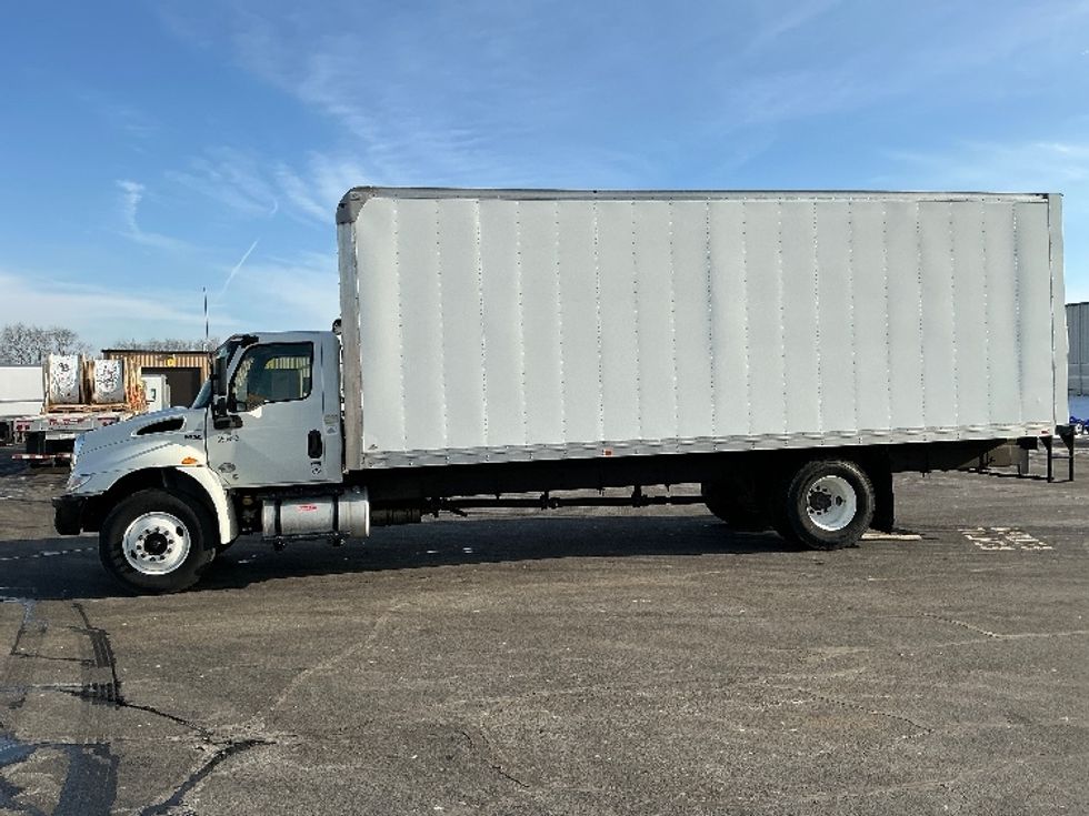 Medium Duty Box Truck-Light and Medium Duty Trucks-International-2020-MV607-South Bend-IN-33,985\n\t\tmiles-$ 52,500 - Image 4