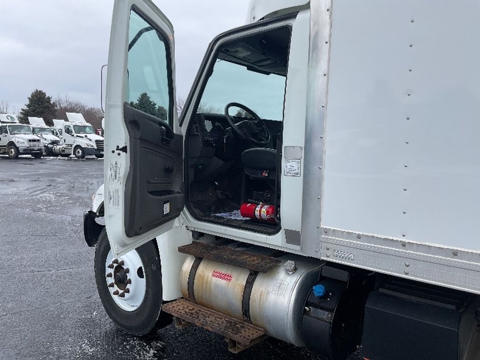 Medium Duty Box Truck-Light and Medium Duty Trucks-International-2020-MV607-South Bend-IN-80,306\n\t\tmiles-$ 59,500 - Image 16