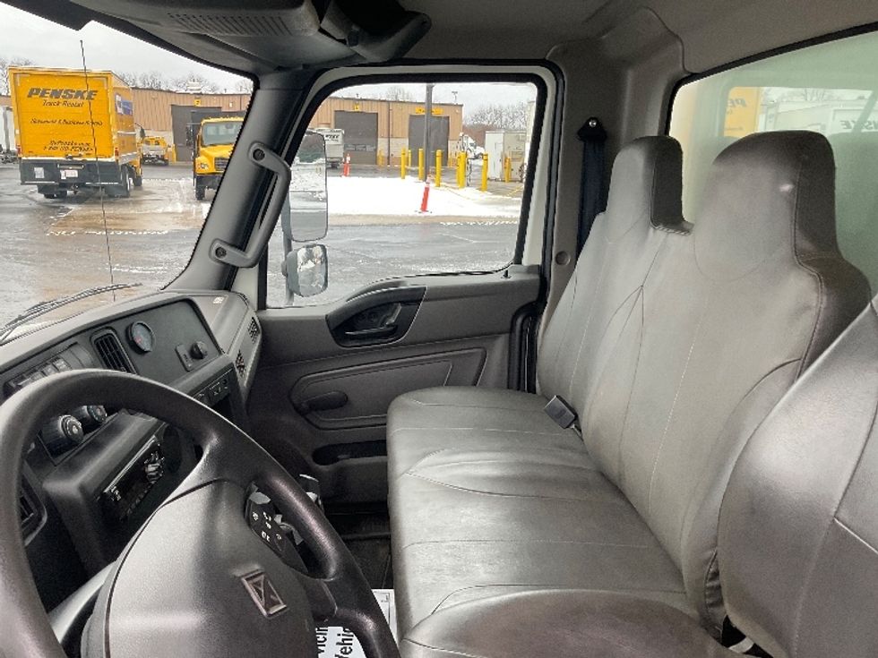 Medium Duty Box Truck-Light and Medium Duty Trucks-International-2020-MV607-South Bend-IN-80,306\n\t\tmiles-$ 59,500 - Image 19