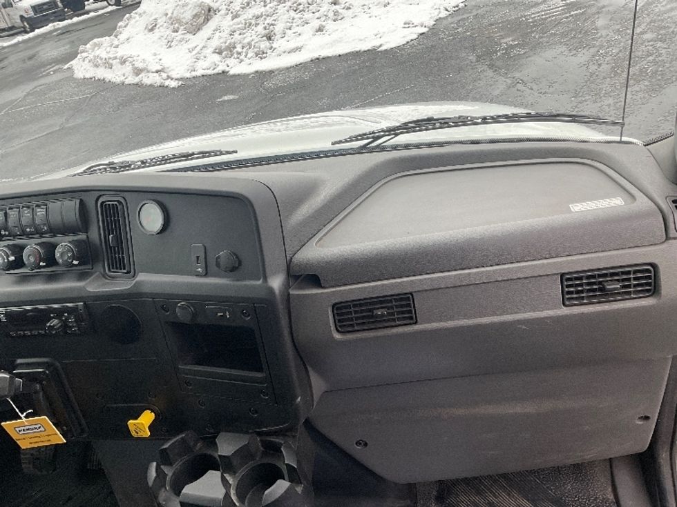 Medium Duty Box Truck-Light and Medium Duty Trucks-International-2020-MV607-South Bend-IN-80,306\n\t\tmiles-$ 59,500 - Image 21