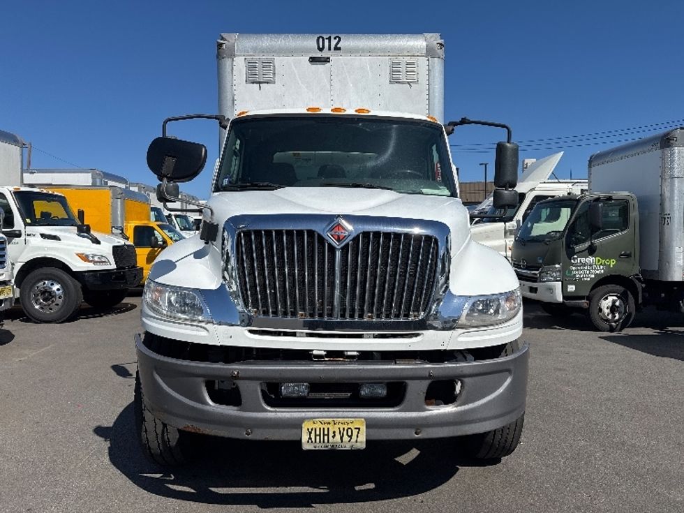 Medium Duty Box Truck-Light and Medium Duty Trucks-International-2020-MV607-South Plainfield-NJ-193,386\n\t\tmiles-$ 46,750 - Image 2
