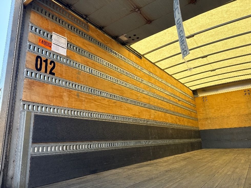 Medium Duty Box Truck-Light and Medium Duty Trucks-International-2020-MV607-South Plainfield-NJ-193,386\n\t\tmiles-$ 46,750 - Image 10