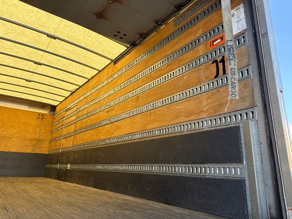 Medium Duty Box Truck-Light and Medium Duty Trucks-International-2020-MV607-South Plainfield-NJ-193,386\n\t\tmiles-$ 46,750 - Image 11