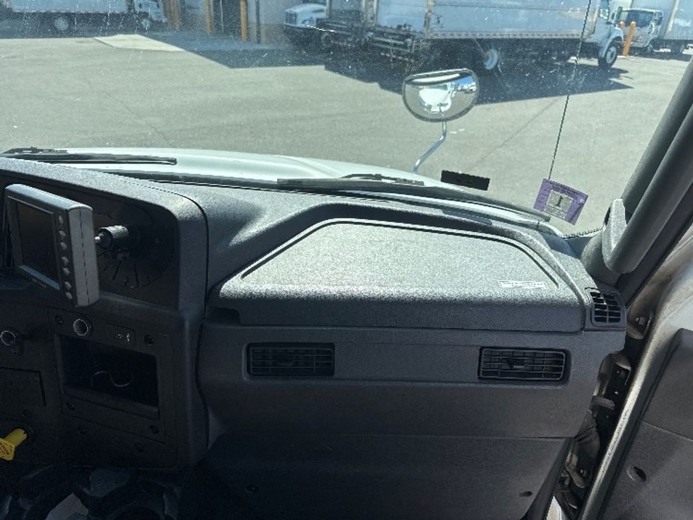 Medium Duty Box Truck-Light and Medium Duty Trucks-International-2020-MV607-South Plainfield-NJ-193,386\n\t\tmiles-$ 46,750 - Image 18