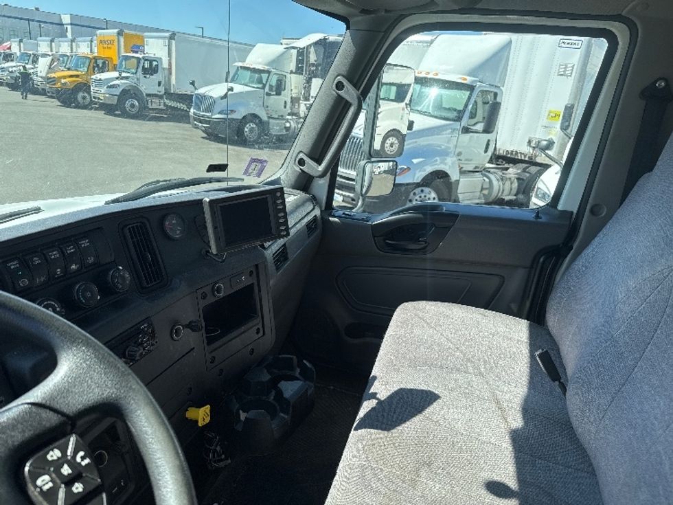 Medium Duty Box Truck-Light and Medium Duty Trucks-International-2020-MV607-South Plainfield-NJ-193,386\n\t\tmiles-$ 46,750 - Image 19
