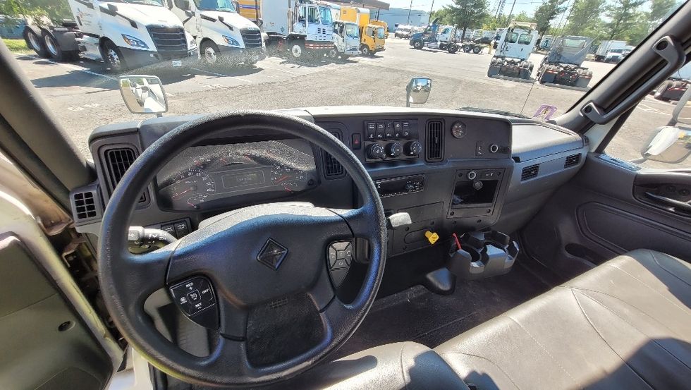 Medium Duty Box Truck-Light and Medium Duty Trucks-International-2020-MV607-South Plainfield-NJ-234,594\n\t\tmiles-$ 43,750 - Image 17