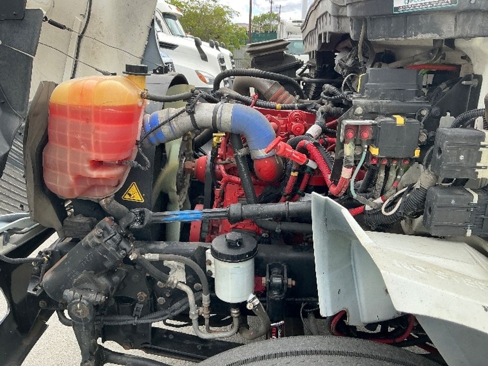 Medium Duty Box Truck-Light and Medium Duty Trucks-International-2020-MV607-Sparks-NV-112,705\n\t\tmiles-$ 55,750 - Image 24