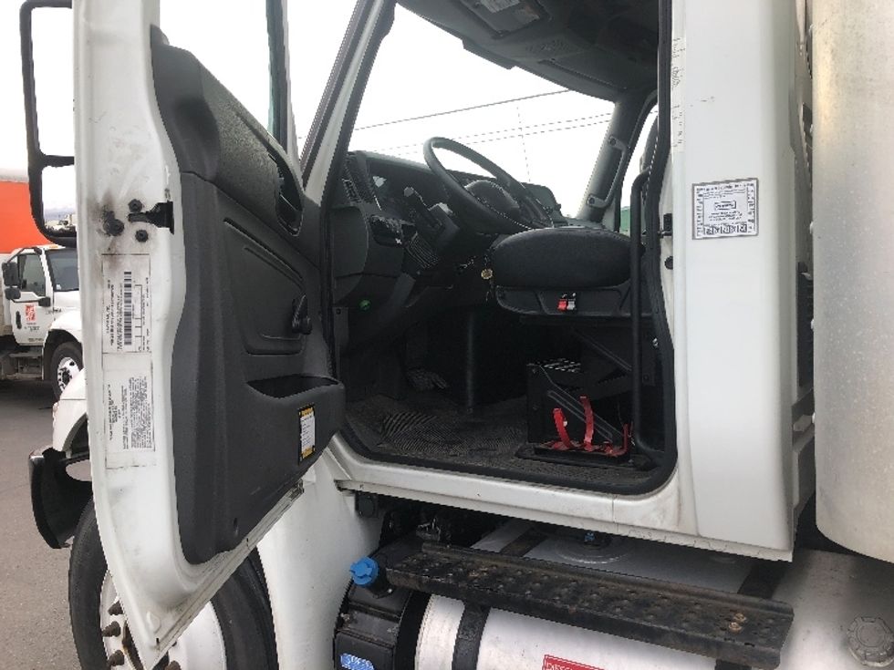 Medium Duty Box Truck-Light and Medium Duty Trucks-International-2020-MV607-Spokane Valley-WA-137,670\n\t\tmiles-$ 57,500 - Image 16