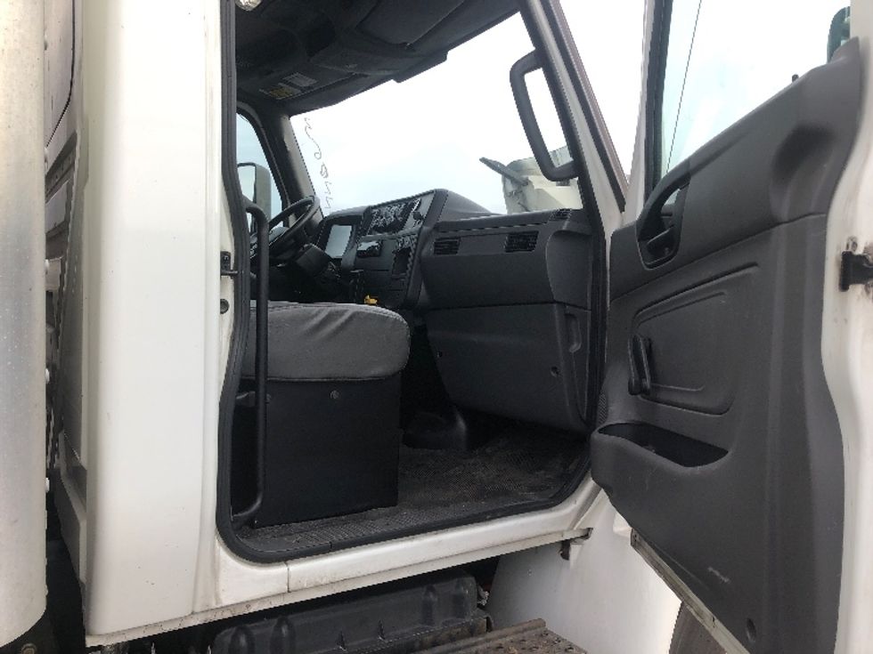Medium Duty Box Truck-Light and Medium Duty Trucks-International-2020-MV607-Spokane Valley-WA-137,670\n\t\tmiles-$ 57,500 - Image 20