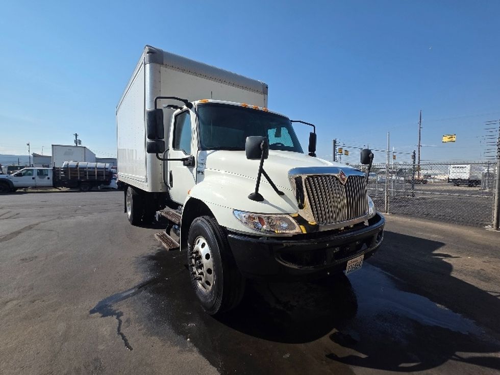 Medium Duty Box Truck-Light and Medium Duty Trucks-International-2020-MV607-Spokane Valley-WA-194,497\n\t\tmiles-$ 39,500 - Image 1