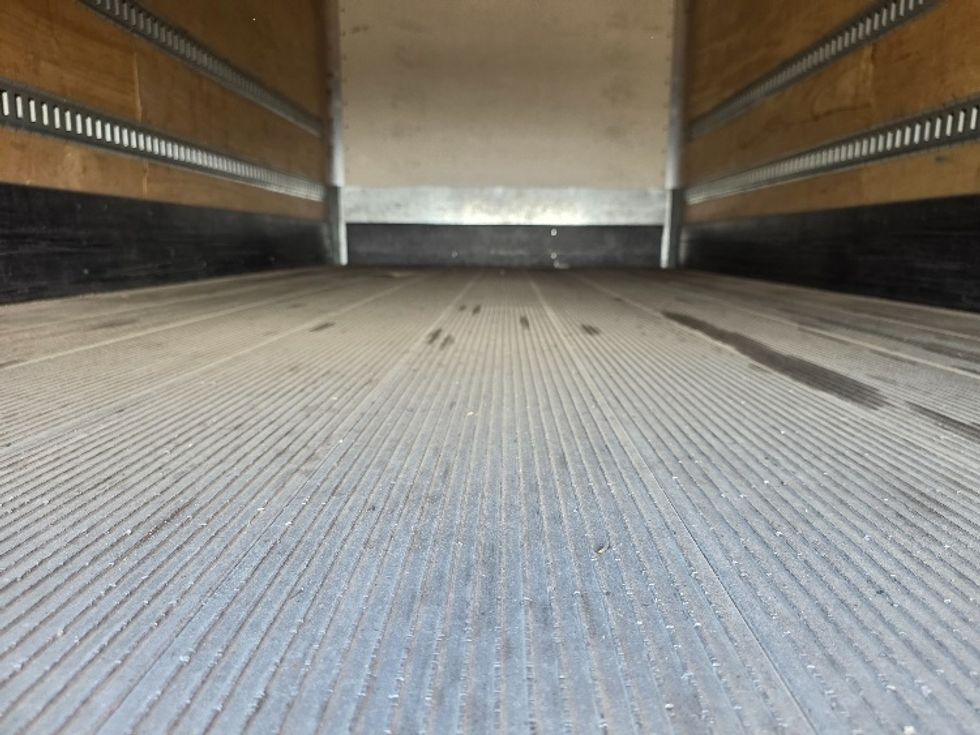 Medium Duty Box Truck-Light and Medium Duty Trucks-International-2020-MV607-Spokane Valley-WA-194,497\n\t\tmiles-$ 39,500 - Image 10