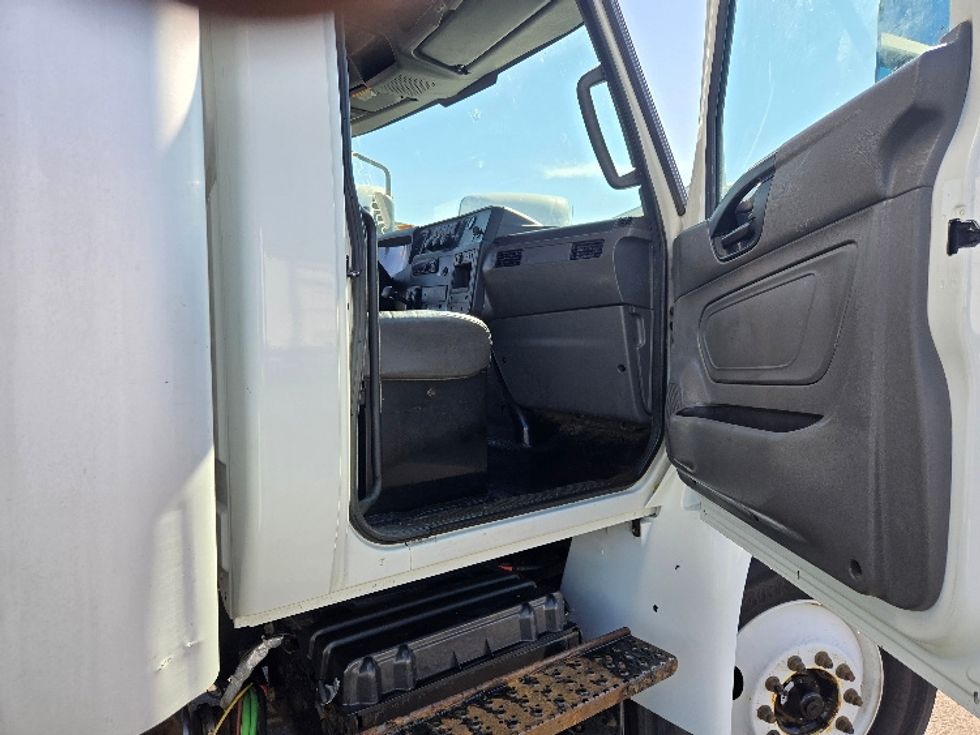 Medium Duty Box Truck-Light and Medium Duty Trucks-International-2020-MV607-Spokane Valley-WA-232,320\n\t\tmiles-$ 41,000 - Image 19