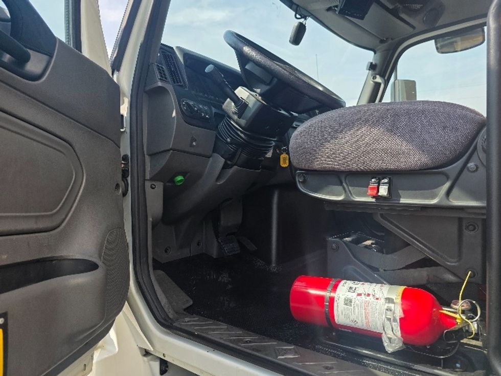 Medium Duty Box Truck-Light and Medium Duty Trucks-International-2020-MV607-Spokane Valley-WA-67,731\n\t\tmiles-$ 55,000 - Image 16