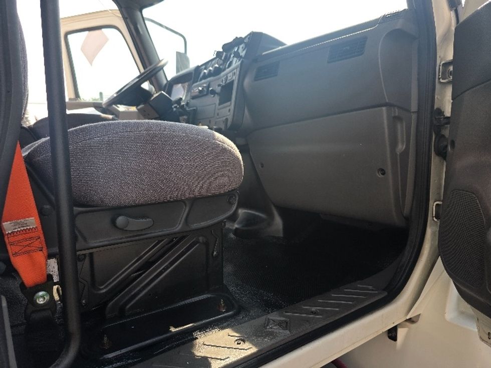 Medium Duty Box Truck-Light and Medium Duty Trucks-International-2020-MV607-Spokane Valley-WA-67,731\n\t\tmiles-$ 55,000 - Image 20