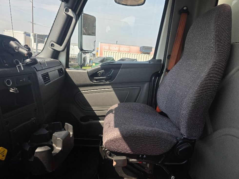 Medium Duty Box Truck-Light and Medium Duty Trucks-International-2020-MV607-Spokane Valley-WA-67,731\n\t\tmiles-$ 55,000 - Image 19