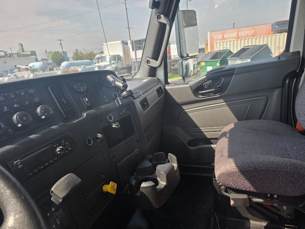 Medium Duty Box Truck-Light and Medium Duty Trucks-International-2020-MV607-Spokane Valley-WA-67,731\n\t\tmiles-$ 55,000 - Image 18