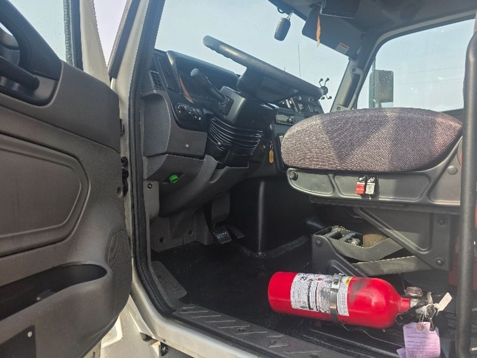 Medium Duty Box Truck-Light and Medium Duty Trucks-International-2020-MV607-Spokane Valley-WA-78,355\n\t\tmiles-$ 53,250 - Image 16