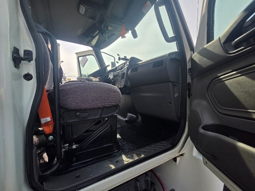 Medium Duty Box Truck-Light and Medium Duty Trucks-International-2020-MV607-Spokane Valley-WA-78,355\n\t\tmiles-$ 53,250 - Image 20