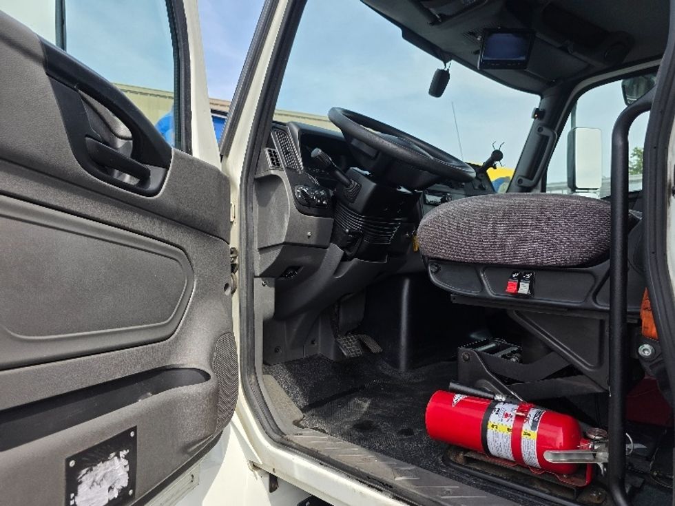 Medium Duty Box Truck-Light and Medium Duty Trucks-International-2020-MV607-Spokane Valley-WA-79,582\n\t\tmiles-$ 51,000 - Image 16