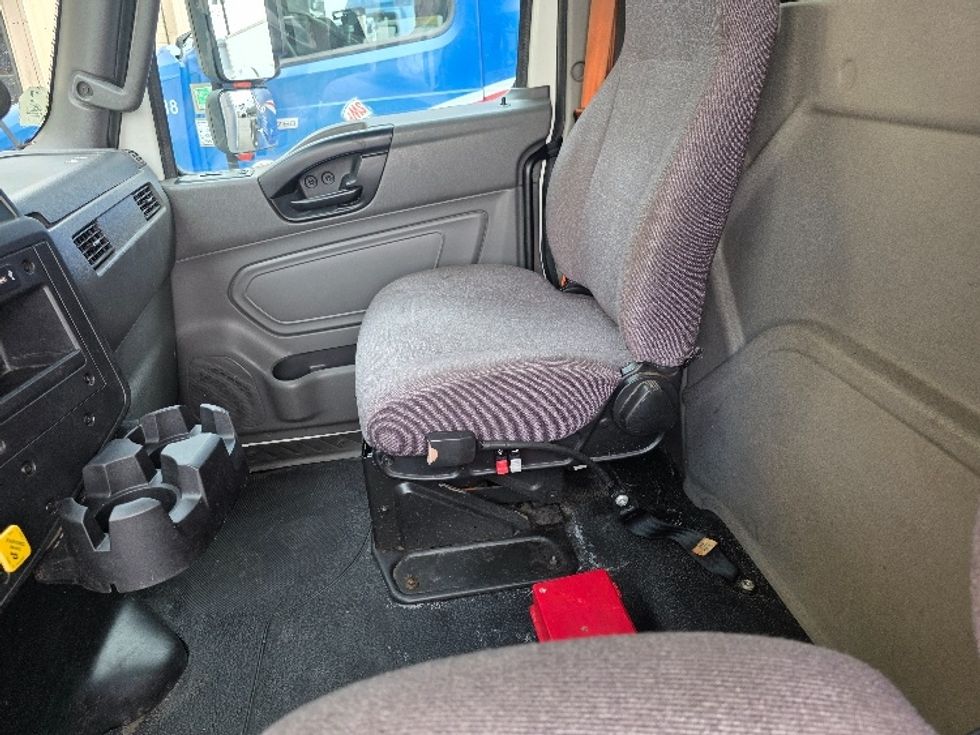 Medium Duty Box Truck-Light and Medium Duty Trucks-International-2020-MV607-Spokane Valley-WA-79,582\n\t\tmiles-$ 51,000 - Image 18