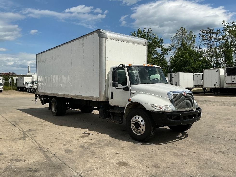 Medium Duty Box Truck-Light and Medium Duty Trucks-International-2020-MV607-Springfield-MA-179,279\n\t\tmiles-$ 51,500 - Image 1