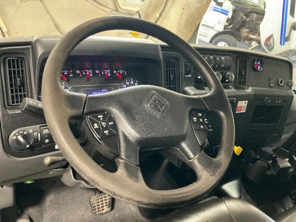 Medium Duty Box Truck-Light and Medium Duty Trucks-International-2020-MV607-Springfield-MA-179,279\n\t\tmiles-$ 51,500 - Image 17