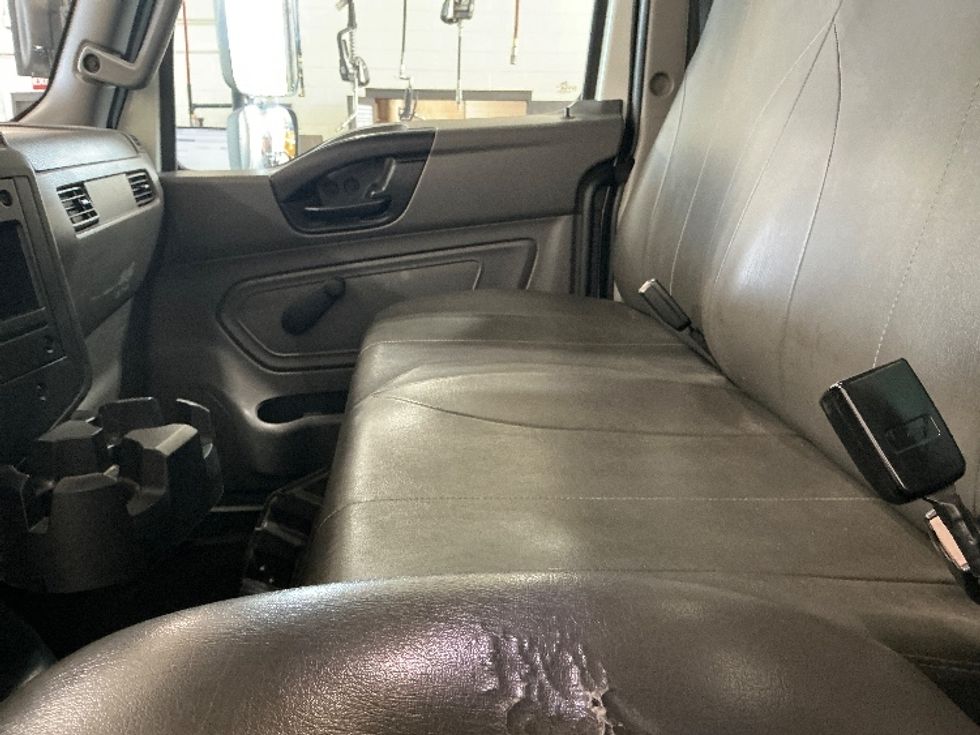 Medium Duty Box Truck-Light and Medium Duty Trucks-International-2020-MV607-Springfield-MA-179,279\n\t\tmiles-$ 51,500 - Image 19