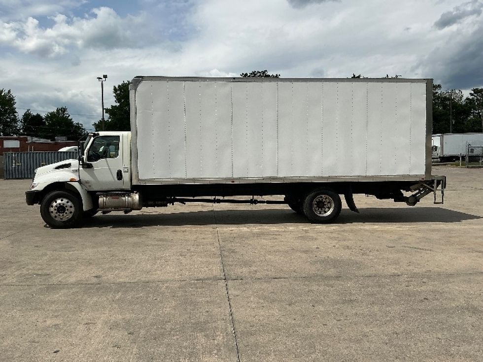 Medium Duty Box Truck-Light and Medium Duty Trucks-International-2020-MV607-Springfield-MA-179,279\n\t\tmiles-$ 51,500 - Image 4