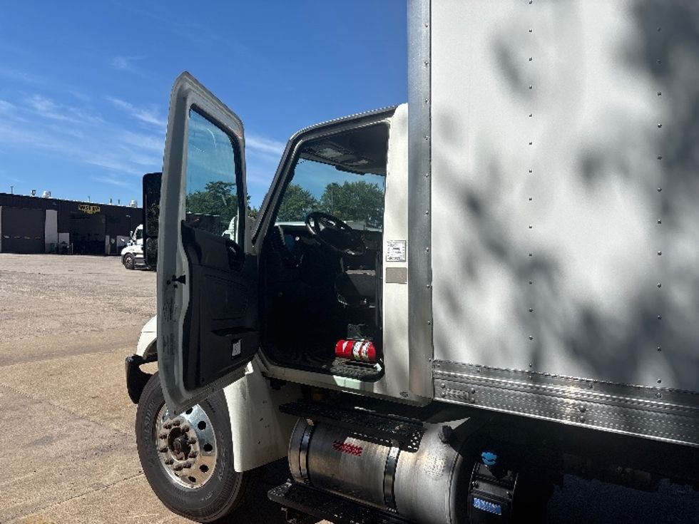 Medium Duty Box Truck-Light and Medium Duty Trucks-International-2020-MV607-Springfield-MA-34,149\n\t\tmiles-$ 71,250 - Image 16