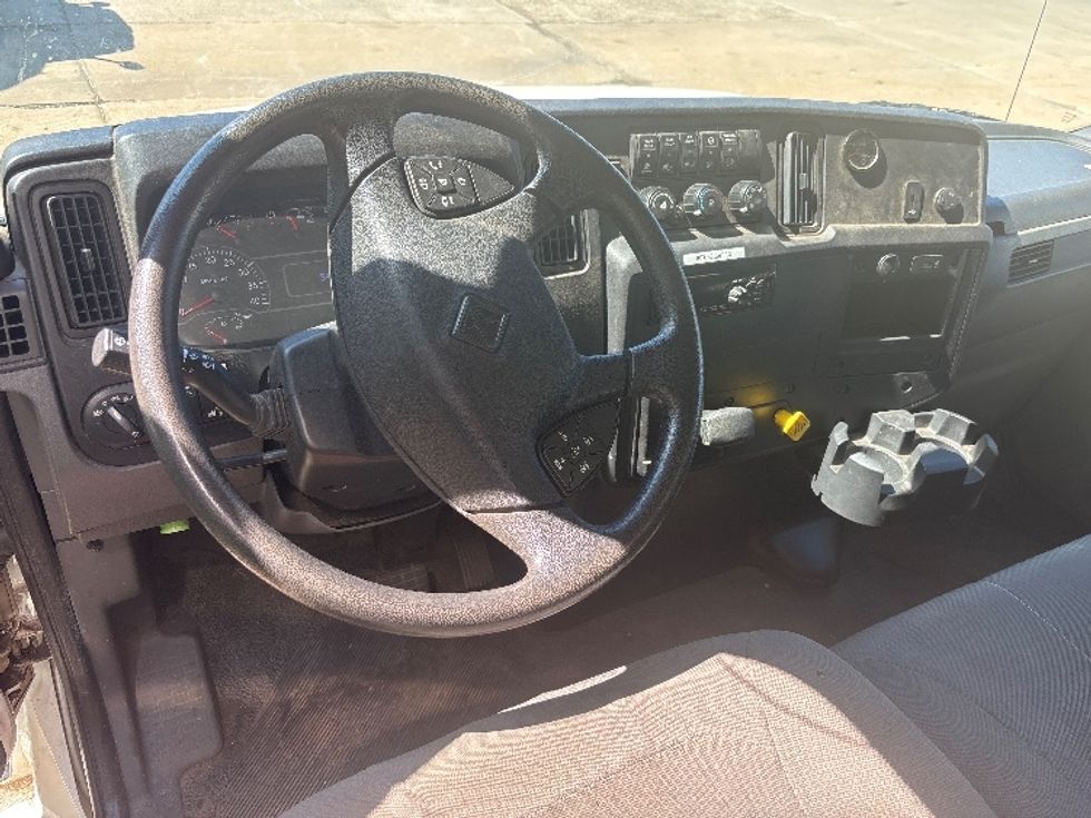 Medium Duty Box Truck-Light and Medium Duty Trucks-International-2020-MV607-Springfield-MA-34,149\n\t\tmiles-$ 71,250 - Image 18
