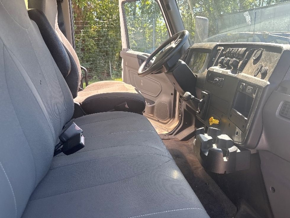 Medium Duty Box Truck-Light and Medium Duty Trucks-International-2020-MV607-Springfield-MA-34,149\n\t\tmiles-$ 71,250 - Image 22