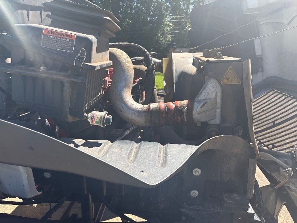 Medium Duty Box Truck-Light and Medium Duty Trucks-International-2020-MV607-Springfield-MA-34,149\n\t\tmiles-$ 71,250 - Image 23