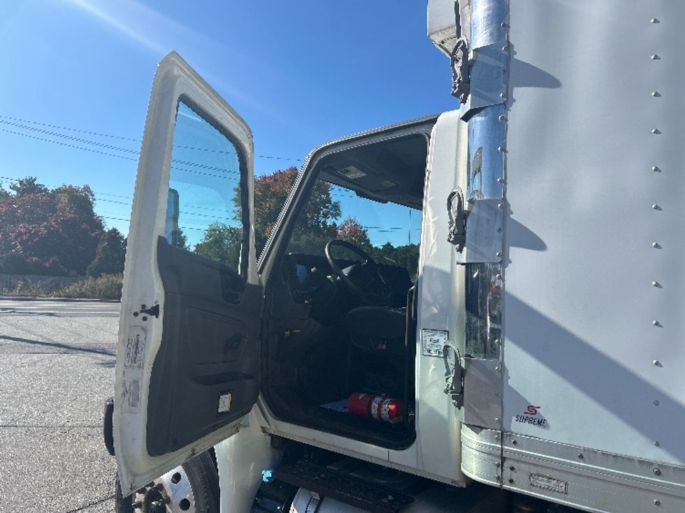 Medium Duty Box Truck-Light and Medium Duty Trucks-International-2020-MV607-Springfield-MA-61,388\n\t\tmiles-$ 59,750 - Image 16