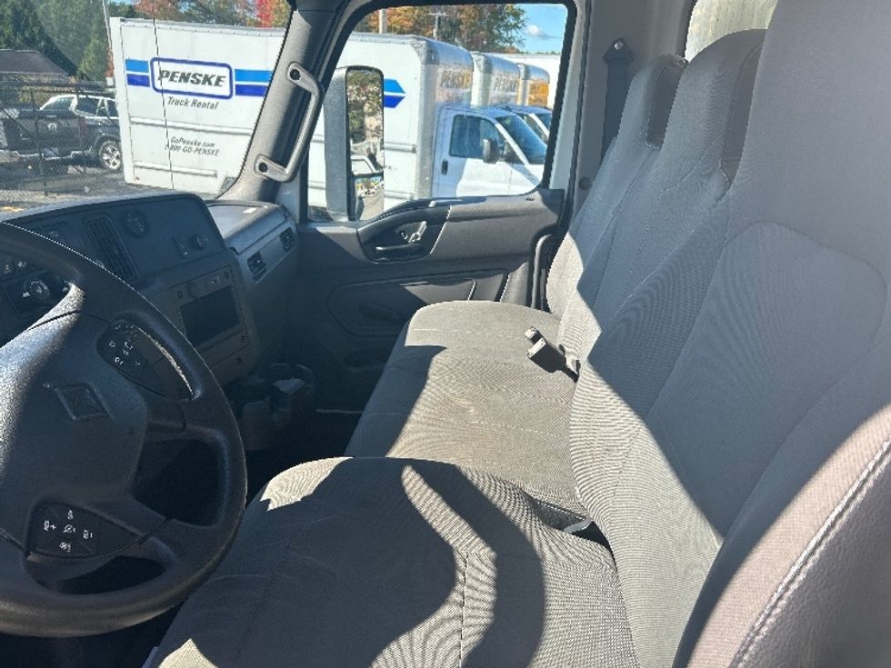 Medium Duty Box Truck-Light and Medium Duty Trucks-International-2020-MV607-Springfield-MA-61,388\n\t\tmiles-$ 59,750 - Image 19