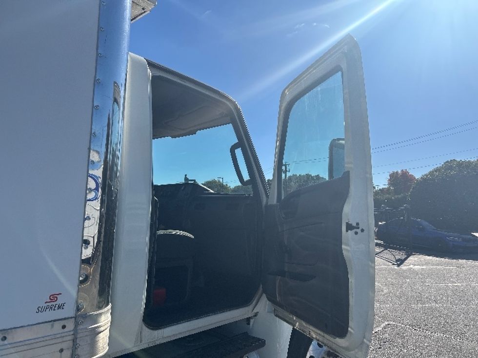 Medium Duty Box Truck-Light and Medium Duty Trucks-International-2020-MV607-Springfield-MA-61,388\n\t\tmiles-$ 59,750 - Image 20