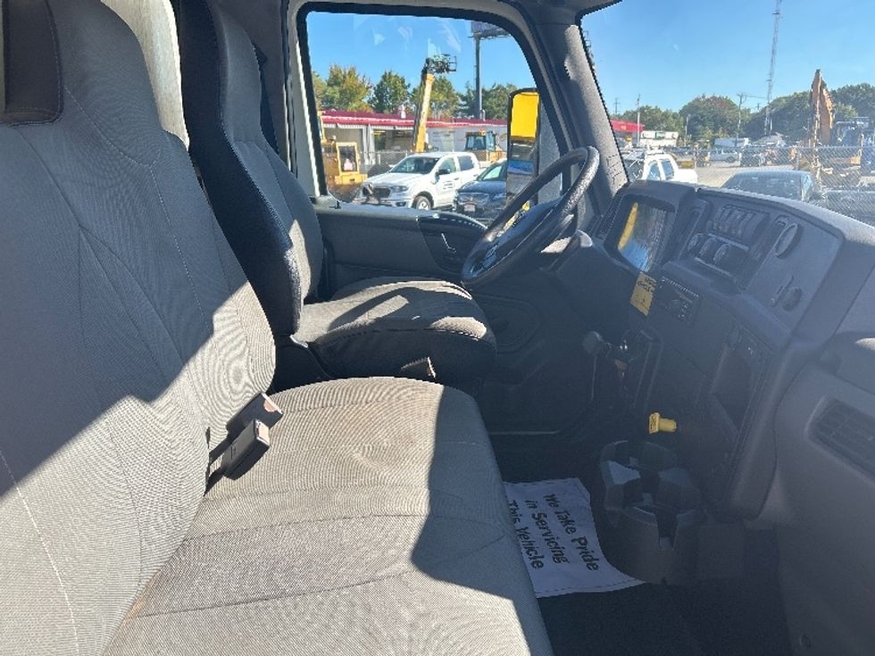 Medium Duty Box Truck-Light and Medium Duty Trucks-International-2020-MV607-Springfield-MA-61,388\n\t\tmiles-$ 59,750 - Image 22