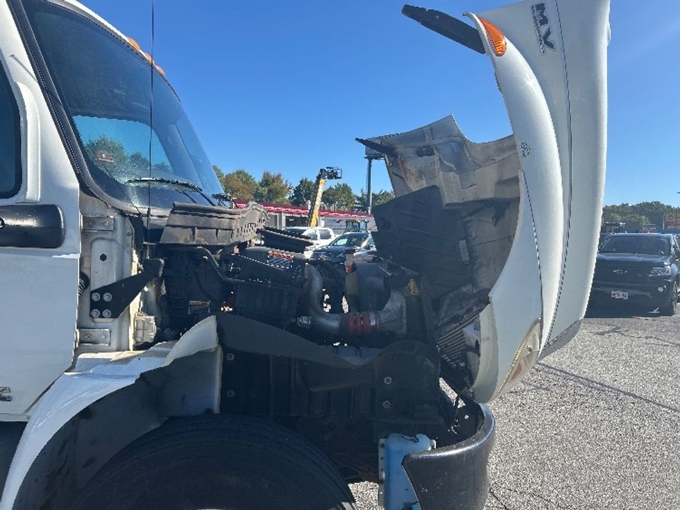 Medium Duty Box Truck-Light and Medium Duty Trucks-International-2020-MV607-Springfield-MA-61,388\n\t\tmiles-$ 59,750 - Image 24