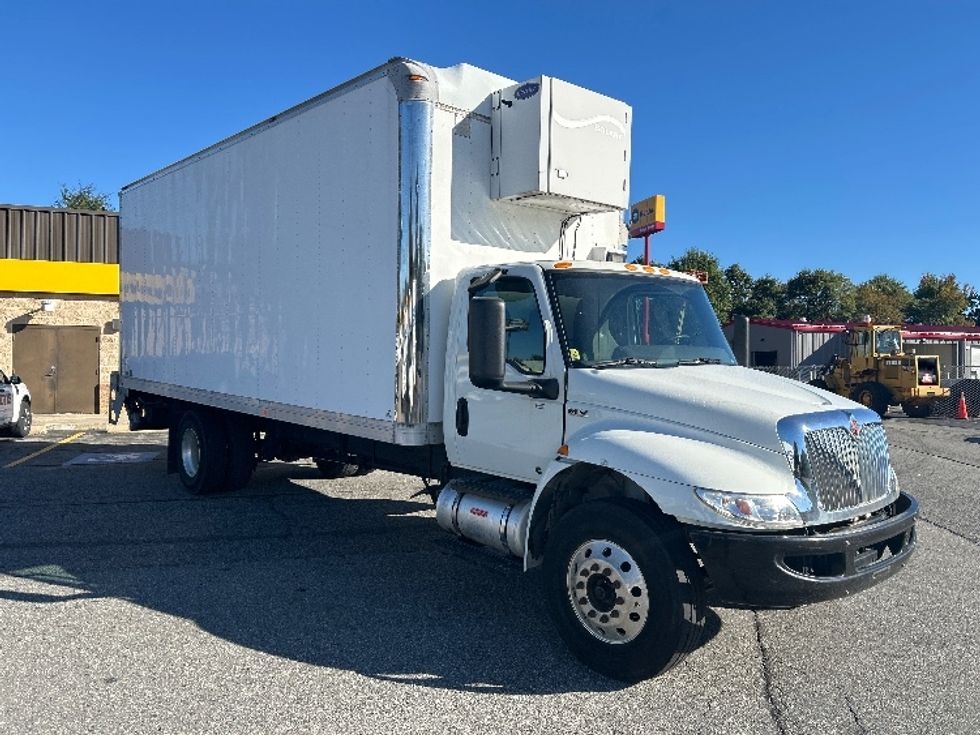 Medium Duty Box Truck-Light and Medium Duty Trucks-International-2020-MV607-Springfield-MA-63,066\n\t\tmiles-$ 59,500 - Image 1