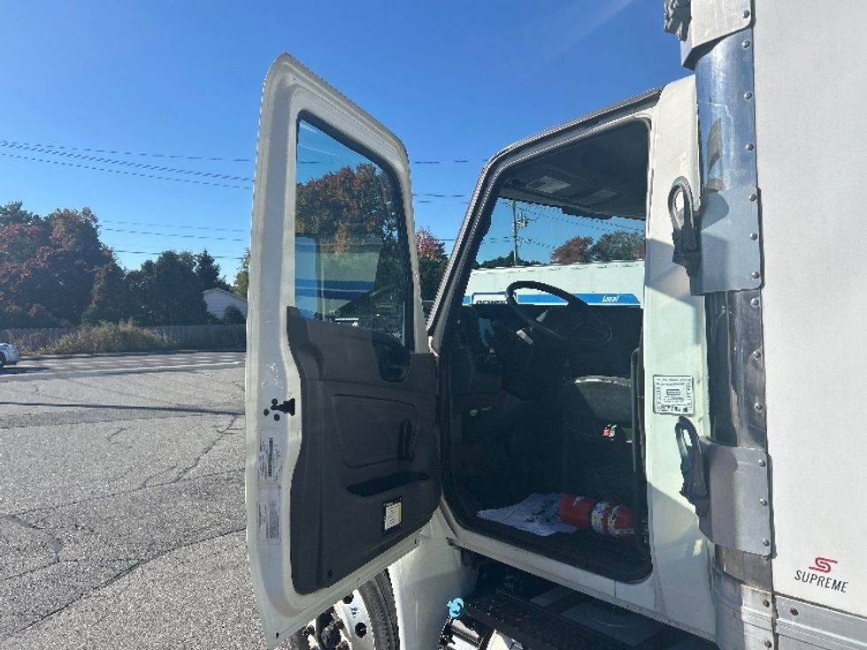 Medium Duty Box Truck-Light and Medium Duty Trucks-International-2020-MV607-Springfield-MA-63,066\n\t\tmiles-$ 59,500 - Image 16