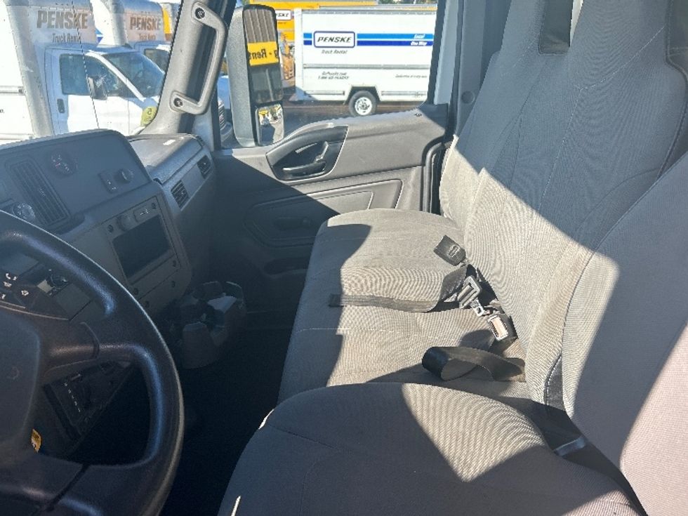 Medium Duty Box Truck-Light and Medium Duty Trucks-International-2020-MV607-Springfield-MA-63,066\n\t\tmiles-$ 59,500 - Image 19