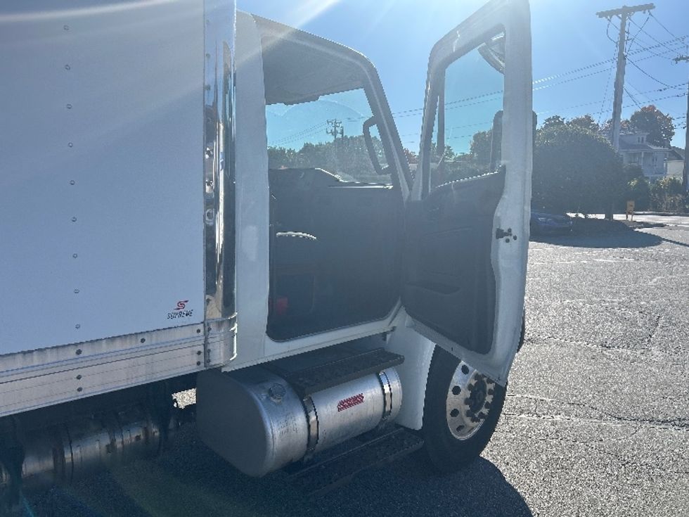 Medium Duty Box Truck-Light and Medium Duty Trucks-International-2020-MV607-Springfield-MA-63,066\n\t\tmiles-$ 59,500 - Image 20